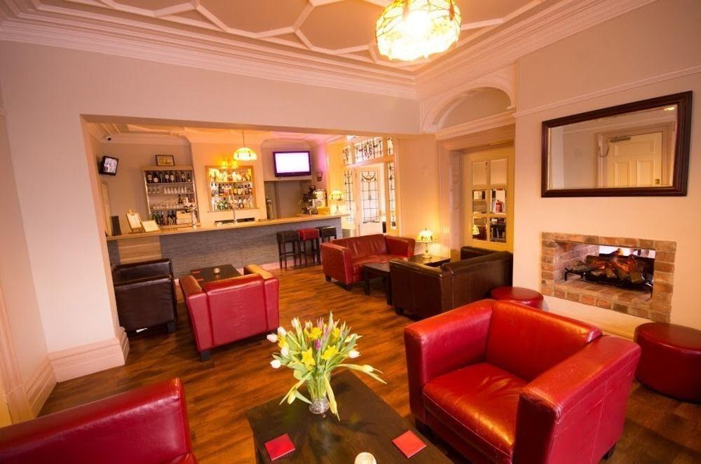 Heath Cottage Hotel Dewsbury Exterior foto